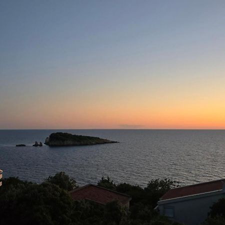 Villa Miki อัตเจฮะห์ ภายนอก รูปภาพ